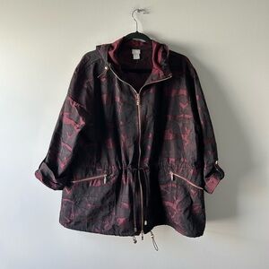 Chico's Zenergy burgundy and black camo printed lightweight jacket